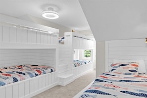 4 slaapkamers, een strijkplank/strijkijzer, wifi, beddengoed