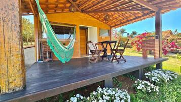 Chalé | Opções para refeição ao ar livre