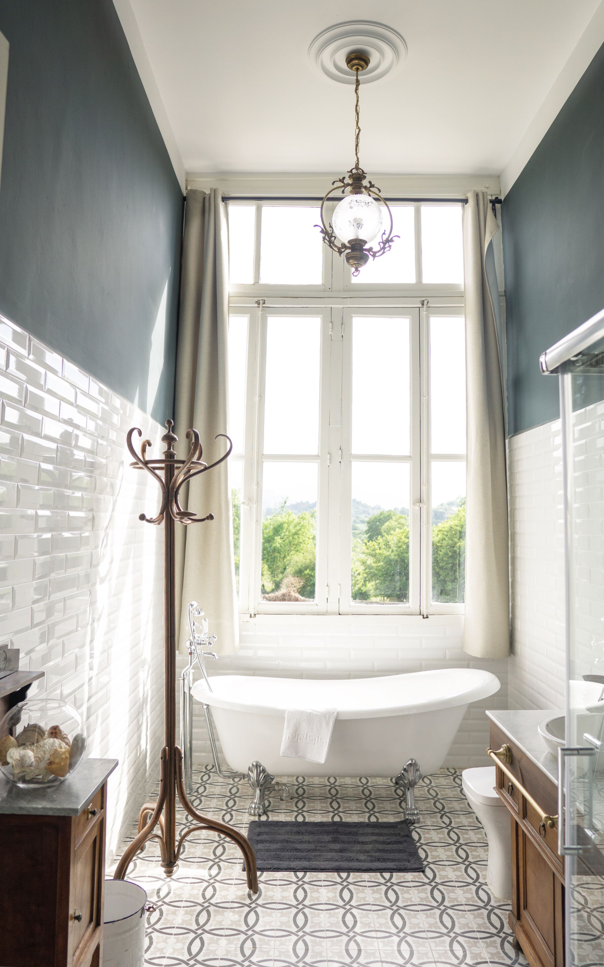 Chambre Double Premium, vue jardin | Salle de bain | Articles de toilette gratuits, sèche-cheveux