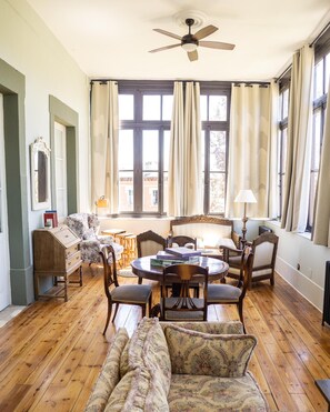 32-inch Smart TV with cable channels