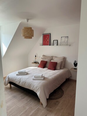 3 bedrooms, iron/ironing board, travel crib, free WiFi - Maison Ker-ria Avec SPA (Locoal-Mendon)