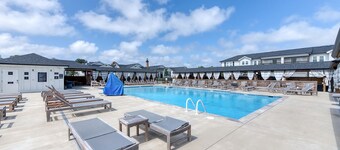 Brand New 3 Bed, Pet Friendly, Steps to the Beach!