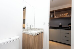 Eenvoudig appartement | Badkamer