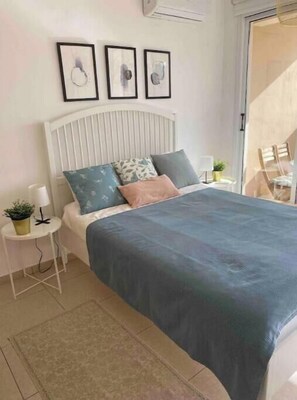 5 bedrooms, WiFi, bed sheets - Lovely one bedroom apartment in Pyla (Larnaca)