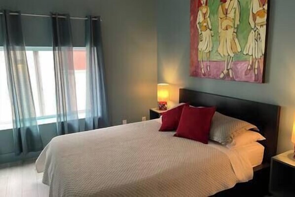 1 chambre, fer et planche à repasser, lit de bébé portatif, Wi-Fi