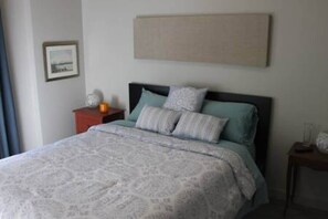 1 bedroom, iron/ironing board, travel cot, WiFi