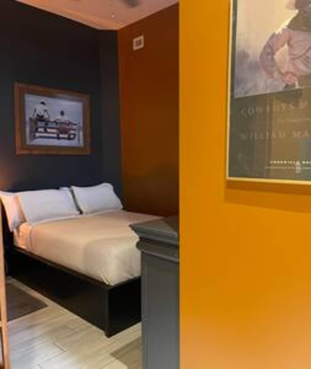 1 bedroom, iron/ironing board, travel crib, WiFi