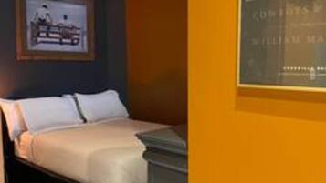 1 bedroom, iron/ironing board, travel crib, WiFi