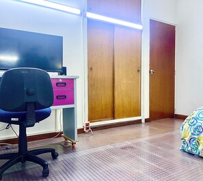 Classic Double Room | Free WiFi, bed sheets - A 5 minutos del aeropuerto (Bogotá)