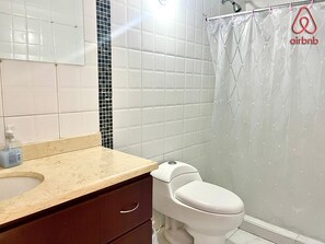 Dobbeltrom – classic | Bad | Badekåper, håndklær, såpe og toalettpapir