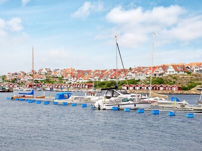 4 Person Holiday Home in Kungshamn-by Traum