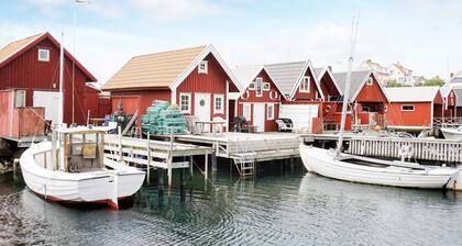 4 Person Holiday Home in Kungshamn-by Traum