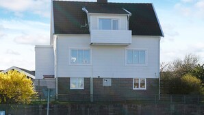 House | Exterior - 4 Person Holiday Home in Kungshamn (Kungshamn)