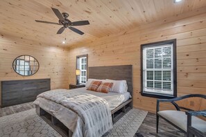 4 bedrooms, desk, iron/ironing board, travel crib