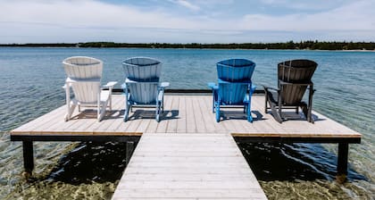 The Way Way Back 3 bedroom waterfront cottage with private dock Tobermory