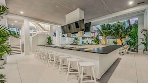Dining - Sports Lovers Dream - Steps to Beach - Gulf Views! (Sarasota)