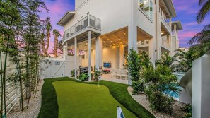Exterior - Sports Lovers Dream - Steps to Beach - Gulf Views! (Sarasota)