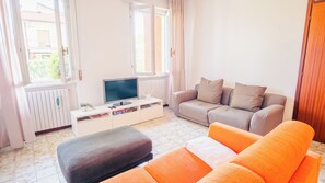 Smart TV, offices - Sweet Garden Apartment (Sirmione)
