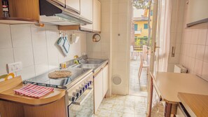 Fridge, microwave, oven, stovetop - Sweet Garden Apartment (Sirmione)
