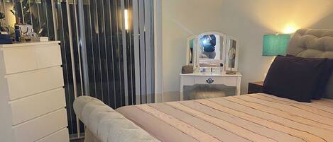 1 chambre, fer et planche à repasser, Wi-Fi, draps fournis