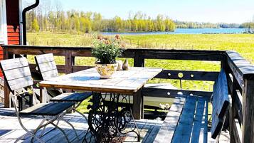 House | Outdoor dining