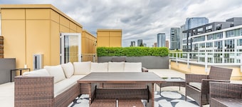 2BR Penthouse | Deck, Gym | Bellevue | Sophari B