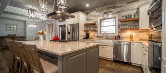 Beautiful Lake Front Estate w/ Dock Sleeps 20+