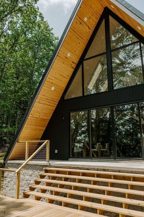 Exterior - Stayframe: a designer getaway with mountain views (Monteagle)