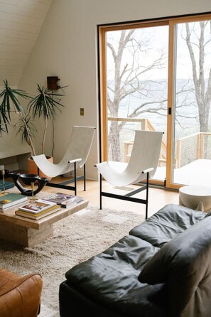 Unclassified image, 5 of 48, button - Stayframe: a designer getaway with mountain views (Monteagle)