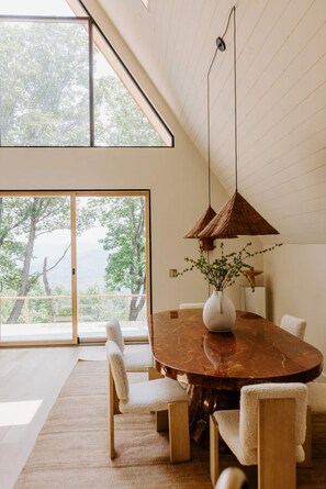 Dining - Stayframe: a designer getaway with mountain views (Monteagle)