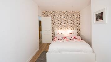 1 chambre, fer et planche Ă repasser, Wi-Fi gratuit, draps fournis