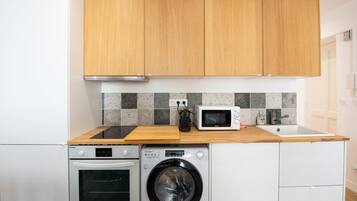 Réfrigérateur, micro-ondes, four, lave-vaisselle