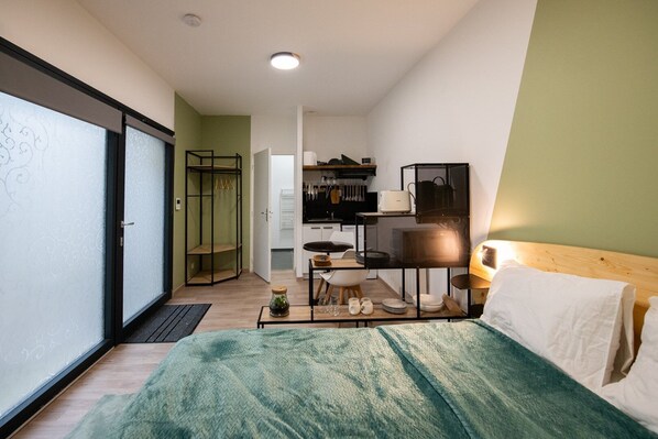 Internet, bed sheets