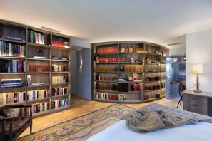 8 bedrooms, iron/ironing board, travel cot, free WiFi