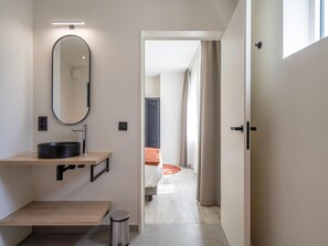 House | Bathroom