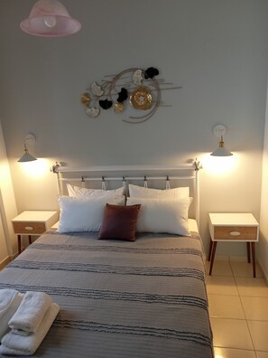 1 bedroom, free WiFi, bed sheets