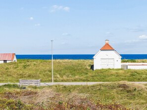 House | Water view - 4 Person Holiday Home in Frostrup (Frøstrup)