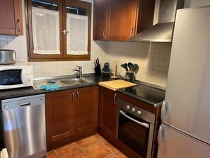 Fridge, microwave, oven, dishwasher