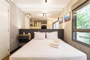 Studio | Blackout curtains, iron/ironing board, free WiFi, bed sheets