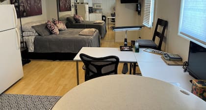 Studio - An Easy Stroll to the Glendora Village