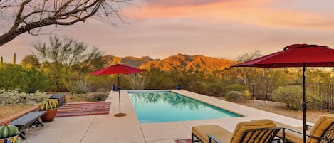 Een verwarmd zwembad