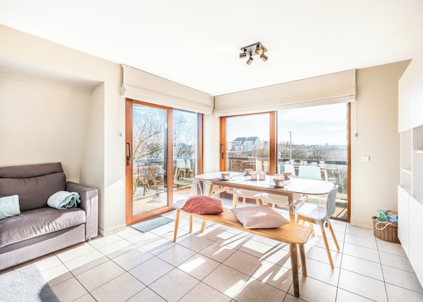 Apartment | Dining