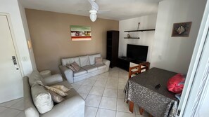 TV - Apartamento Charmoso a 100 m da Praia Grande Arraial do Cabo (Arraial do Cabo)