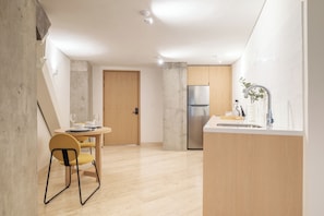 Deluxe Apartment, Kitchen | Private kitchen