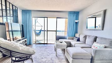 Smart TV, fireplace, stereo