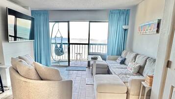 Smart TV, fireplace, stereo