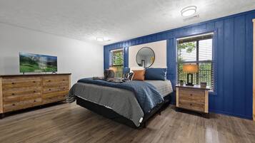 3 bedrooms, iron/ironing board, free WiFi, bed sheets