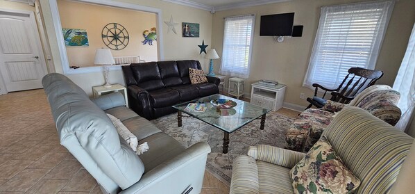 Téléviseur connecté de 32 po avec télévision numérique, Hulu