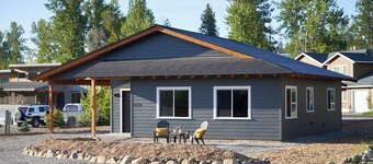 Winthrop Trailside Getaway 2 - A cozy trailside retreat in the Methow Valley.