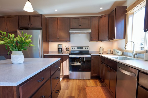 Refrigerador, microondas, horno, placa de cocina